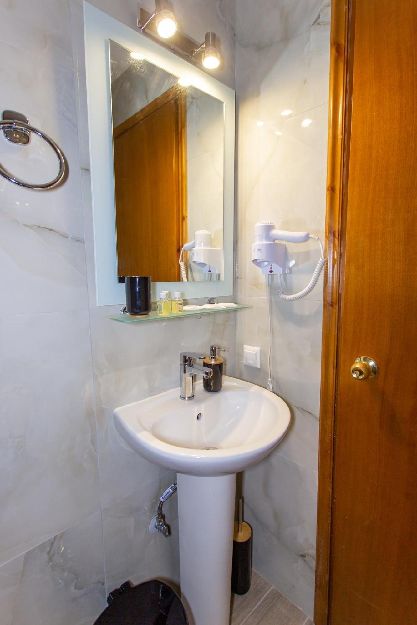 Athanasia Inn Nea Vrasna Ngoại thất bức ảnh
